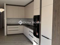 Eladó téglalakás, Kecskeméten 99 M Ft, 2 szobás