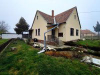 Eladó családi ház