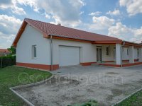 Eladó családi ház, Veszkényen 89.5 M Ft, 4 szobás