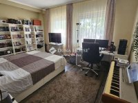 Eladó családi ház, XVIII. kerületben 289.9 M Ft, 11 szobás