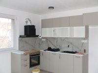 Eladó családi ház, Esztergomban 180 M Ft, 9 szobás