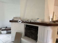 Eladó családi ház, III. kerületben 299.9 M Ft, 5 szobás