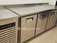 Eladó üzlethelyiség, Hajdúböszörményen 25 M Ft