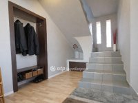 Eladó családi ház, Cegléden 118 M Ft, 5+2 szobás