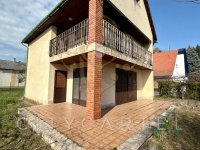 Eladó nyaraló, Balatonföldváron 60 M Ft, 5 szobás