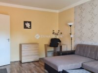 Kiadó panellakás, albérlet, Pécsett 170 E Ft / hó, 2 szobás