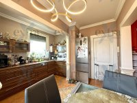 Eladó panellakás, Szegeden 62.99 M Ft, 3 szobás