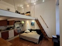 Eladó téglalakás, Budapesten, VII. kerületben, Holló utcában