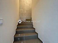 Eladó családi ház, Vecsésen 147 M Ft, 4 szobás