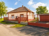 Eladó családi ház, Karácsondon 28.9 M Ft, 2 szobás