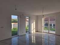 Eladó ikerház, Szolnokon 64.9 M Ft, 3 szobás