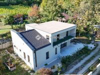 Eladó családi ház, Leányfaluban 196 M Ft, 5 szobás