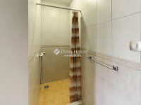 Eladó családi ház, Kecskéden 154.9 M Ft, 5 szobás