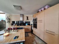 Eladó családi ház, Pécsett 129.9 M Ft, 4 szobás