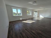 Eladó téglalakás, Szegeden 114.9 M Ft, 3 szobás