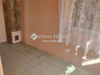 Eladó családi ház, Esztergomban 39.9 M Ft, 2 szobás