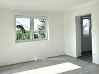 Eladó családi ház, Pécsett 105 M Ft, 4+2 szobás
