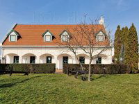 Eladó üzlethelyiség, Sopronkövesden 180 M Ft, 10 szobás