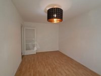 Kiadó panellakás, albérlet, III. kerületben, Váradi utcában