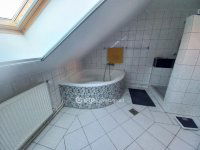 Eladó családi ház, III. kerületben 169 M Ft, 7 szobás