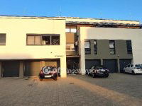 Eladó téglalakás, Debrecenben 93 M Ft, 2+1 szobás