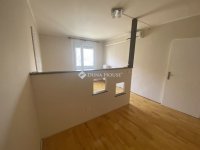 Eladó panellakás, Pécsett 49.9 M Ft, 3 szobás