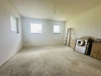 Eladó családi ház, Kesztölcön 129.9 M Ft, 7 szobás