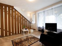 Eladó családi ház, Szentendrén 143 M Ft, 10 szobás