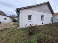 Eladó családi ház, Kiskunfélegyházán 18 M Ft, 2 szobás