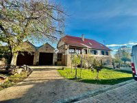 Eladó családi ház, Pécsett 250 M Ft, 4 szobás