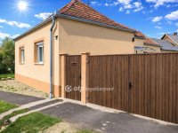 Eladó családi ház, Nyirádon 63 M Ft, 3 szobás