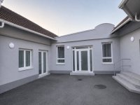 Kiadó üzlethelyiség, Pécsett 475 E Ft / hó, 2 szobás