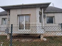 Eladó családi ház, Tápiószecsőn 75 M Ft, 4 szobás