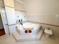 Eladó családi ház, III. kerületben 194.425 M Ft, 4 szobás