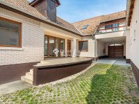 Eladó családi ház, Székesfehérvárott 149.9 M Ft, 6 szobás