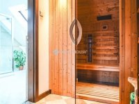 Eladó családi ház, Pécsett 170 M Ft, 7 szobás