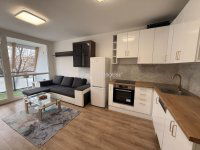 Eladó panellakás, Pécsett 53.9 M Ft, 3 szobás