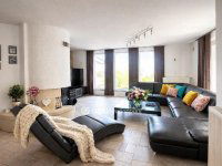 Eladó családi ház, Pécsett 379 M Ft, 5+1 szobás