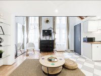 Eladó téglalakás, Budapesten, VI. kerületben, Paulay Ede utcában