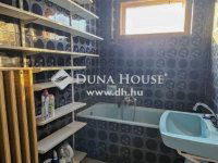 Eladó családi ház, Tápiószecsőn 59.9 M Ft, 5 szobás