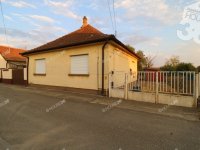 Eladó családi ház, Kiskőrösön 29.8 M Ft, 3 szobás