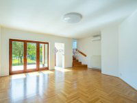 Eladó családi ház, Székesfehérvárott 149.9 M Ft, 6 szobás