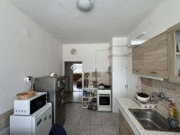 Eladó családi ház, Pécsett 79.9 M Ft, 9 szobás