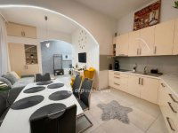 Eladó téglalakás, VI. kerületben 215 M Ft, 3 szobás