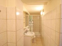 Eladó családi ház, Pécelen 98 M Ft, 8 szobás