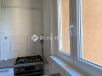 Eladó panellakás, III. kerületben 77.9 M Ft, 3 szobás