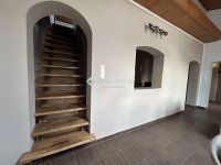 Eladó családi ház, Kecskeméten 300 M Ft, 19 szobás