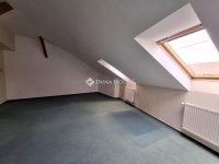 Eladó családi ház, Villányban 130 M Ft, 5 szobás