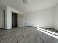 Eladó panellakás, Pécsett 57.9 M Ft, 2 szobás