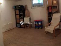 Eladó téglalakás, Székesfehérvárott 71.9 M Ft, 3 szobás